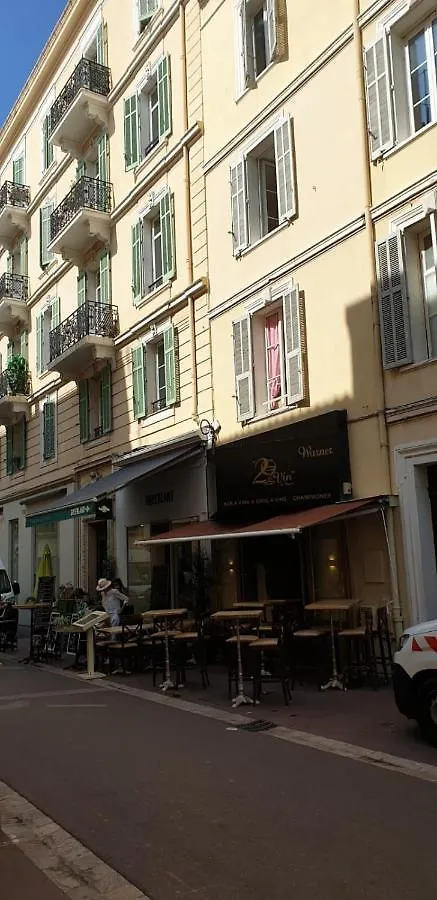 Appart design à côté du Palais Cannes Appartamento